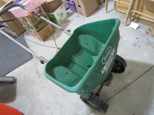 lot 349 image: Broadcast Spreader
