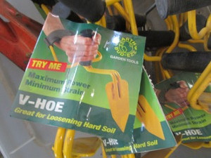 lot 376 image: Tote With V Hoes, Ergonomic, Gardening