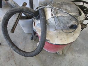 lot 385 image: Wet Dry Vac & Accessories
