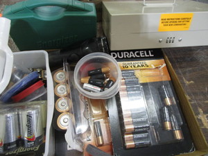 lot 411 image: Batteries, New Cash Box