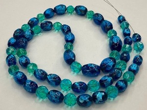 lot 7 image: Venetian Murano Foil Blue Glass and Turquoise Bead Strand