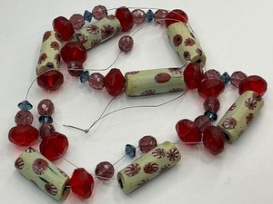 lot 12 image: Antique Venetian Murano Millefiori Trade and Glass Bead Strand