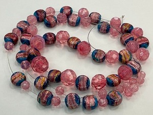 lot 13 image: Venetian Murano Pink Foil Art Glass Crystal Bead Strand