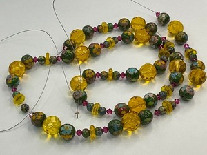 lot 31 image: Cloisonne Enamel & Glass Bead Strand