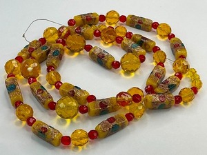 lot 39 image: Murano Art Glass and Crystal Bead Strand