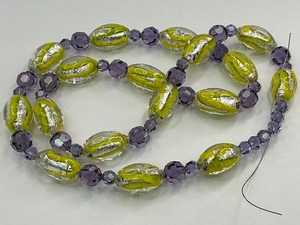 lot 54 image: Venetian Clear Cased Foil Crystal Glass Bead Strand