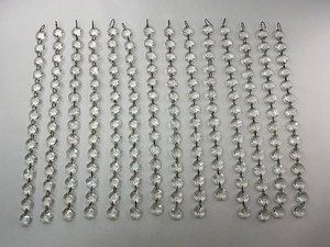 lot 85 image: Crystal Glass Chain Lot