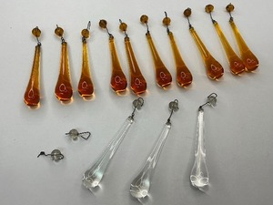 lot 91 image: Vintage Amber Glass Chandeleir Drops