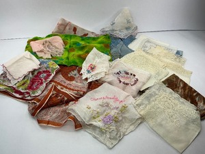 lot 117 image: Handkerchief & Scarf Lot