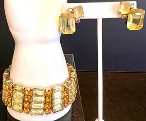lot 20 image: Vintage Citrine Style Rhinestone Necklace and Earrings Set