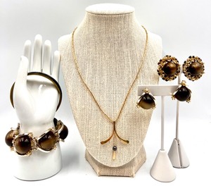 lot 30 image: Vintage Gold-toned Necklace, Bracelet and Earring Set with Faux Pearl Accents