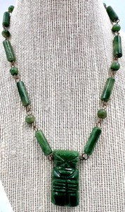 lot 38 image: Vintage Natural Green OnyxJade Necklace with Carved Pendant