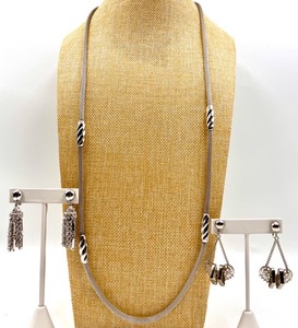lot 43 image: Trifari Twist Necklace Set with 2 pairs of earrings including Monet