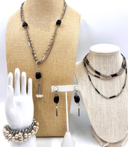 lot 121 image: Pearl Lane Vintage Necklace, Black and Faux Pearl Necklace with Matching Earrings, and Bracelet
