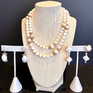 lot 131 image: Vintage White Beaded Necklace & Earrings Set with Gold Accents