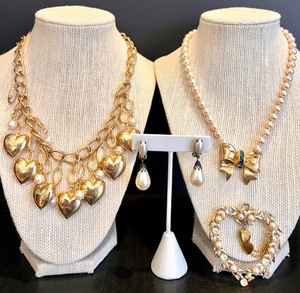 lot 140 image: Collection of Gold-Tone Jewelry Featuring Hearts and Bow Items with Faux Pearl, Goldstone & Blue Stone Accent Designs