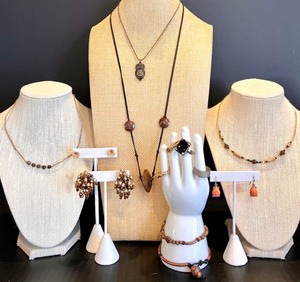 lot 151 image: Elegant Set of Beaded Necklaces & Earrings, Rings, Bracelets