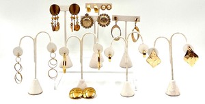 lot 164 image: Collection of 10 Pairs of Vintage Gold Toned Earrings