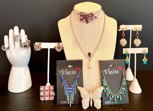 lot 174 image: Collection of 12 Vintage Jewelry Pieces Including 3 Brooches, 3 Necklaces, 3 Earrings and 3 Rings Featuring Vista, Toro & Vogue Brands