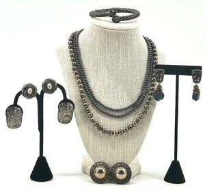 lot 231 image: Set of Vintage Jewelry including Italian Sterling Silver