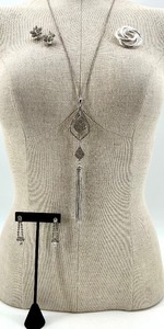 lot 248 image: Set of Silver Tone Jewelry Long Pendant Necklace with Brooch and Earrings
