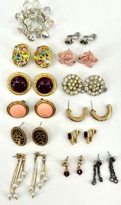 lot 250 image: Collection of 12 Pairs of Fashion Earrings in Various Styles and Brooch