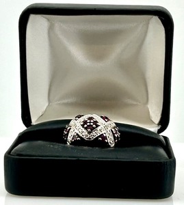 lot 257 image: White Gold Ring with Intricate Design
