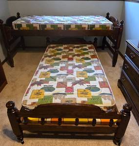 lot 14 image: Loft & Trundle Twin Bed Combo