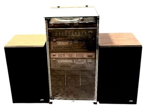 lot 11 image: Vintage JVC S.E.A. Graphic Equalizer Receiver  Record Player including Large Speakers