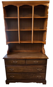 lot 130 image: Chest of Drawers & Hutch