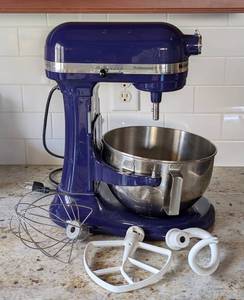 lot 10A image: KitchenAid Professional 5 Plus Mixer