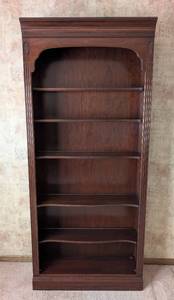 lot 19 image: Mahogany Wood Bookcase