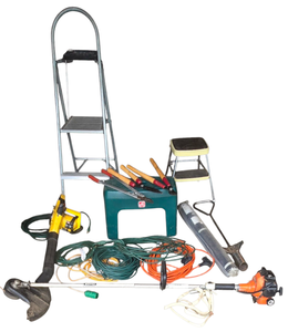 lot 184 image: Garage Grouping