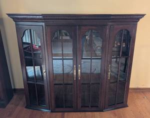 lot 29 image: Top Half of Mahogany and Glass Display Cabinet