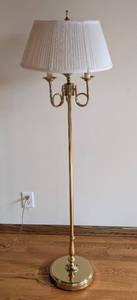 lot 55 image: Vintage Brass Floor Lamp
