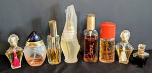 lot 67 image: Assortment of Womens Perfume