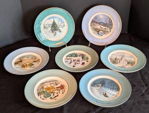 lot 68 image: Avon Wedgewood Christmas Plates