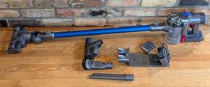 lot 92 image: Dyson Cordless Vacuum Cleaner