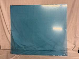 lot 64 image: Muraflex Plexiglass Pane - 35 x 32 x 0.125