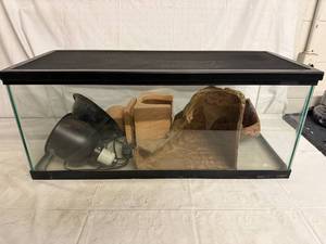 lot 68 image: Reptile Enclosure with Lamps and Decorations