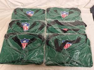 lot 75 image: 6 Green NFL Tote Bags