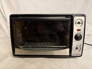 lot 82 image: Euro-Pro X Toaster Oven