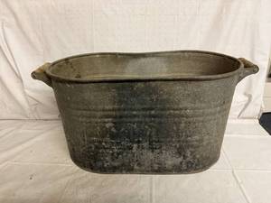 lot 93 image: Metal Planter Pot