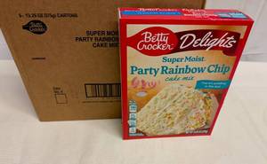 lot 153 image: 6x 13.25oz Betty Crocker Super Moist Party Rainbow Chip Cake Mix