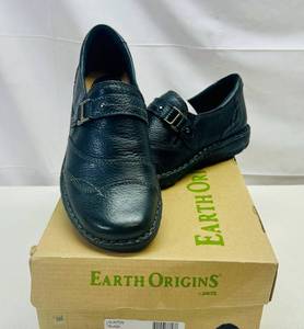 lot 5 image: Size 8M Earth Origins Clinton Black