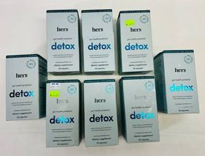 lot 54 image: 8x Hers Detox