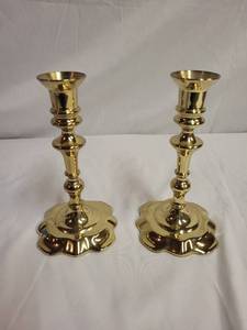 lot 129 image: Pair of Baldwin Brass Candlestick Holders