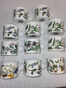 lot 134 image: Set of 11 Botanic Garden Mugs and 10 Green Rim Plates by Portmeirion