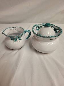 lot 142 image: Italian Ceramic Sugar and Creamer Set from II Laboratorio II, Made in Italy