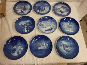 lot 214 image: Collection of 27 Royal Copenhagen Blue Christmas Plates